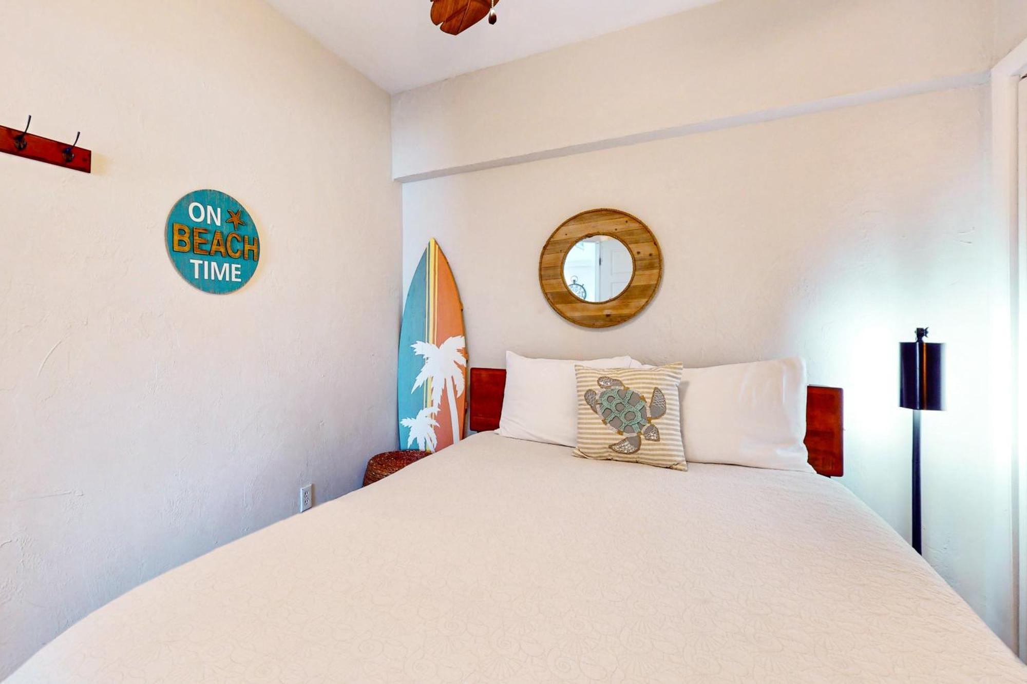 Jax Beach Oceanfront Getaway Джексонвілл-Біч Номер фото